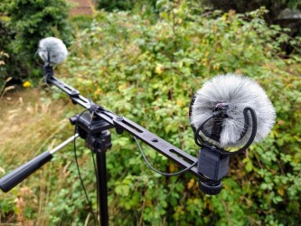 Folding Stereo Microphone Bar (Lyre holders not included)